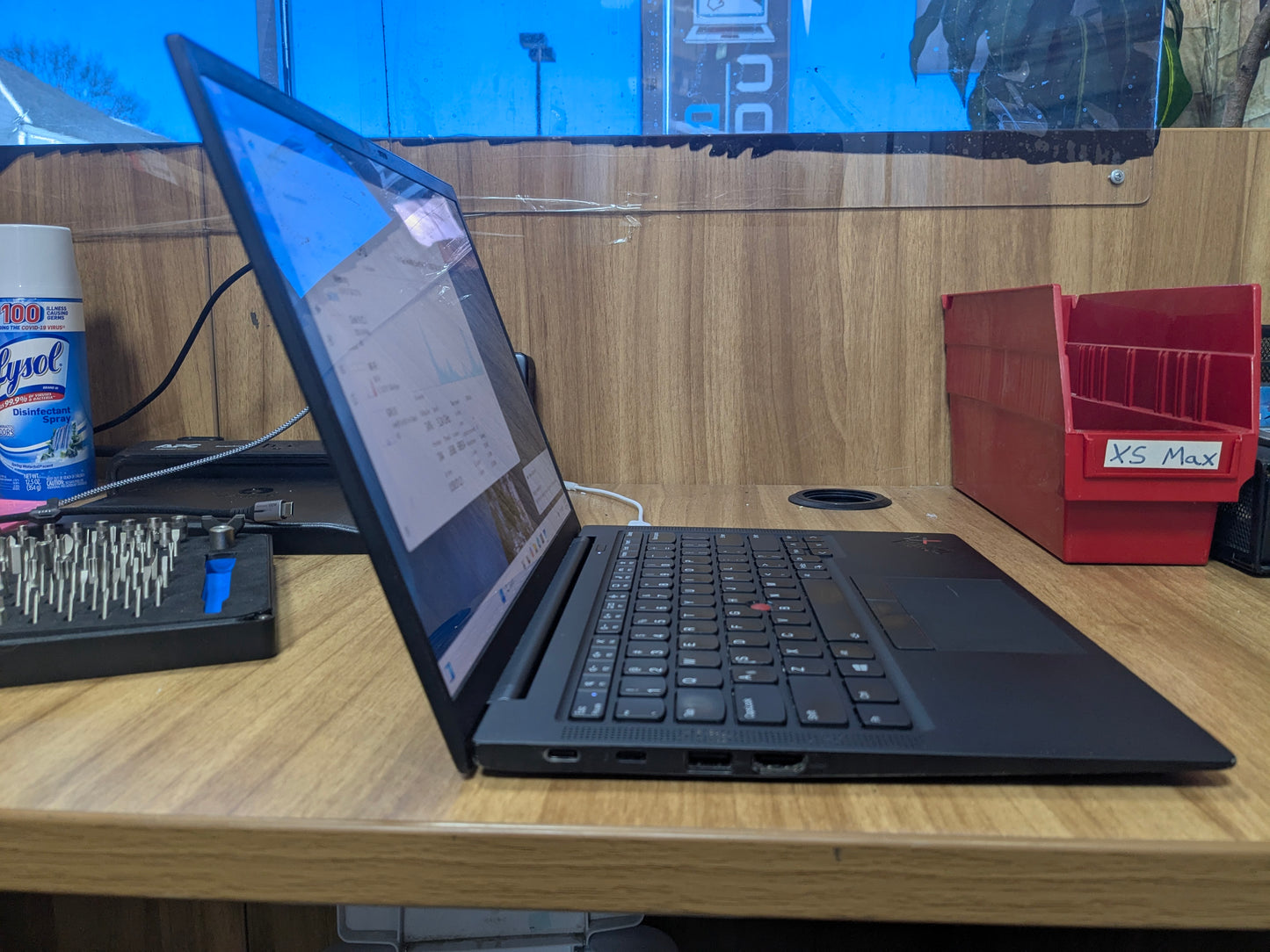 Lenovo ThinkPad X1 Carbon Gen 9 - i7-1185G7 - 4K HDR Display
